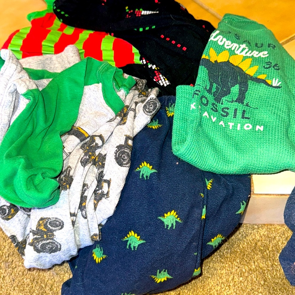 Size 6 kids pajamas.